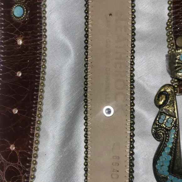 Leatherock SwarovskiTurquoise Crystals, Soft Leather,Scroll Brass Dtls, sz 38